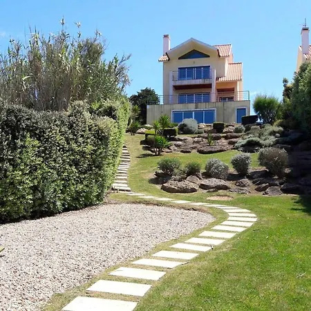 4 Bedrooms House With Sea View Enclosed Garden And Wifi At 1 Km Away From The Beach *